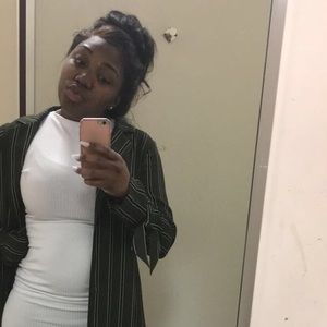 Meet your Posher, Iesha